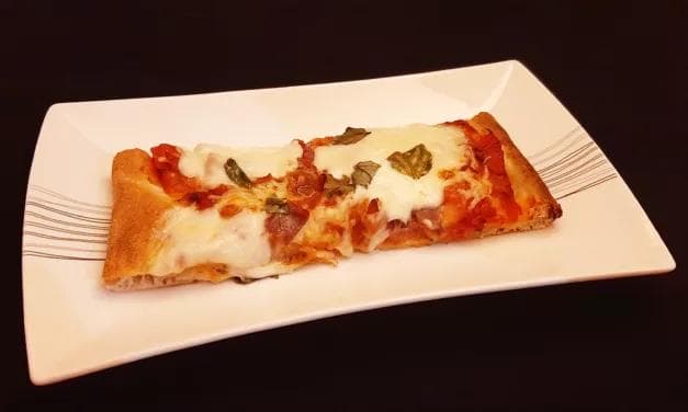 La recette ultime de la pinsa romana maison à la mozzarella : un délice italien à essayer absolument