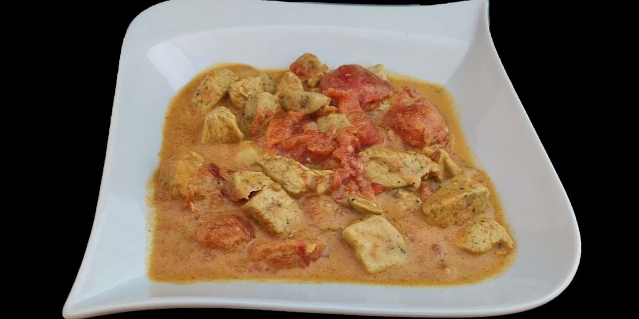 Délicieuse recette de poulet au curry et lait de coco pour les amateurs de cuisine thaï