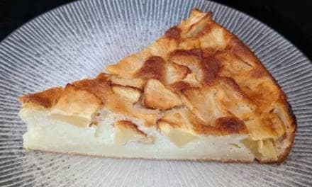 Régalez-vous avec notre recette de clafoutis aux pommes moelleux !