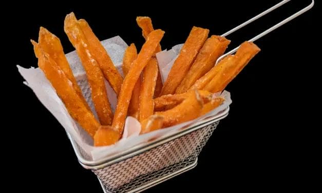 Comment préparer des frites de patates douces croustillantes à la friteuse ?