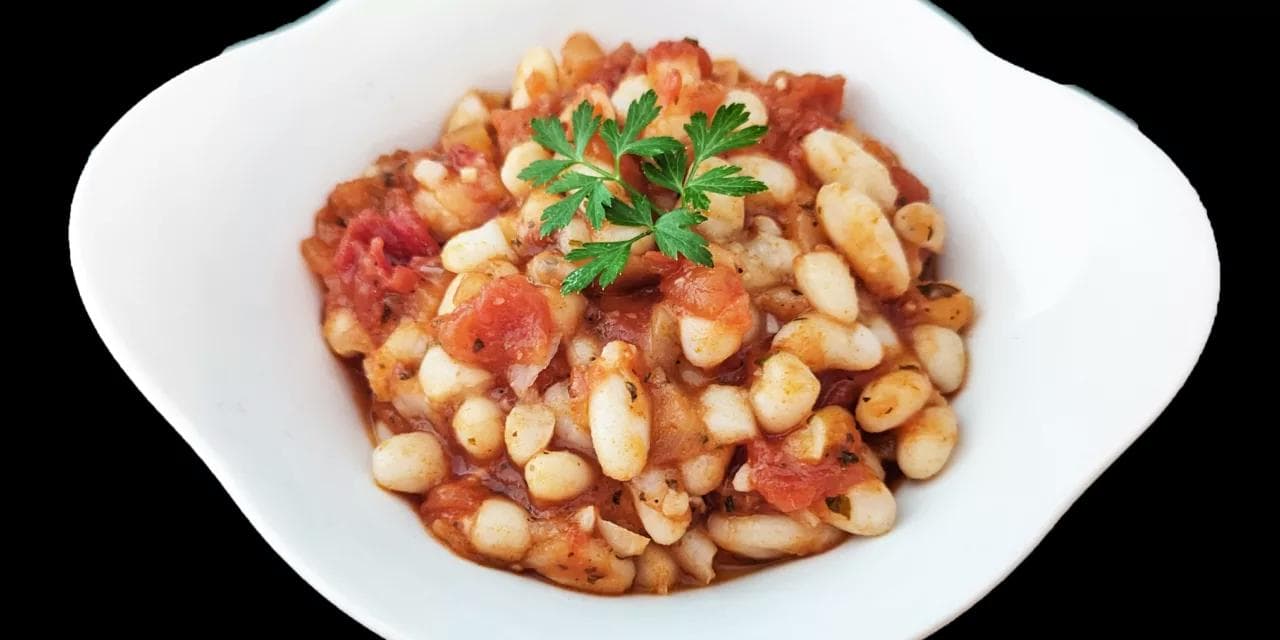 Cuisine de Grand-Mère : Les Secrets des Haricots Blancs à la Sauce Tomate !