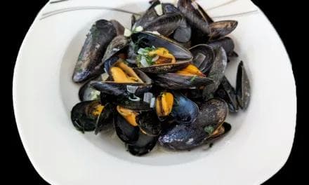 Moules de Bouchot Marinières : Un Délice de la Mer à Découvrir