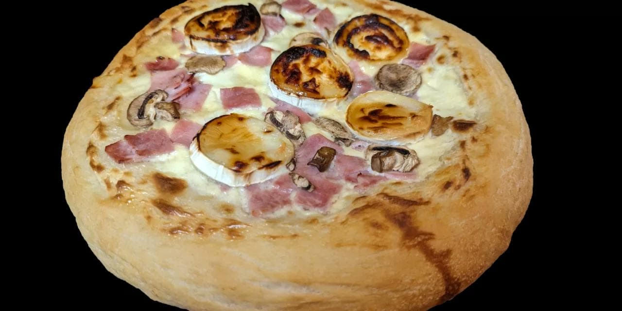 Réalisez une délicieuse pizza au chèvre et miel en quelques étapes simples !