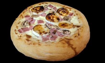Réalisez une délicieuse pizza au chèvre et miel en quelques étapes simples !