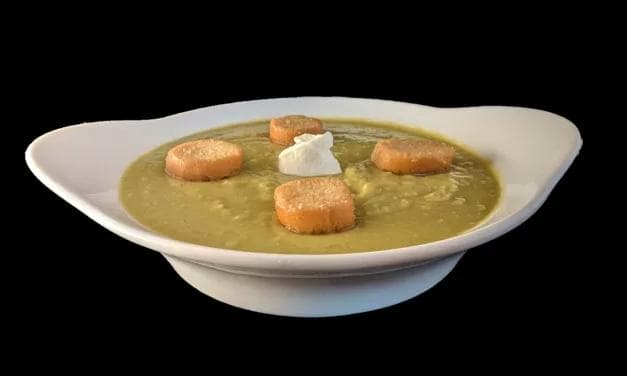 Découvrez la recette authentique de soupe de pois cassés de grand-mère !