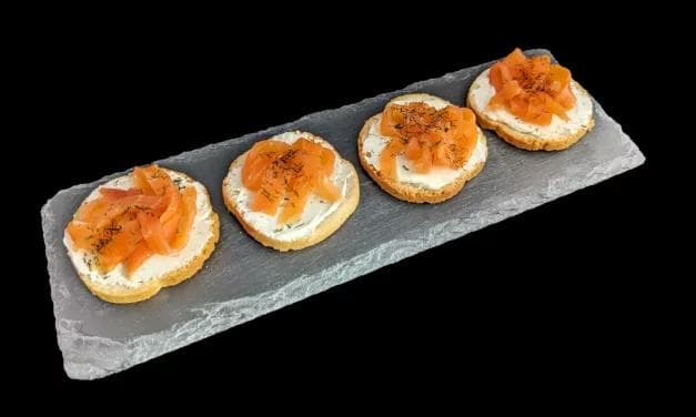 Toast à la Truite Fumée et Fromage Philadelphia : Recette Apéro